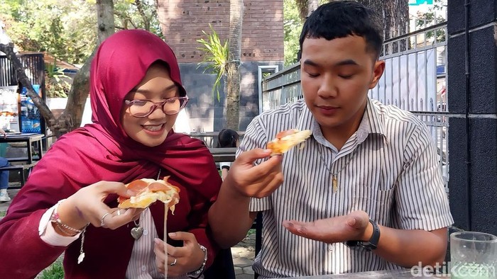 Menikmati Pizza date di Malang Menikmati Pizza date di Malang