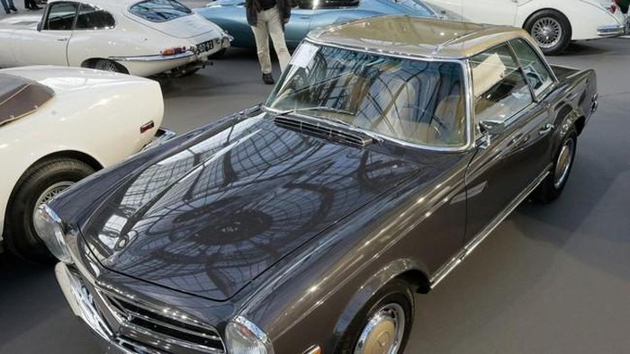 Mercedes-Benz 280 SL.