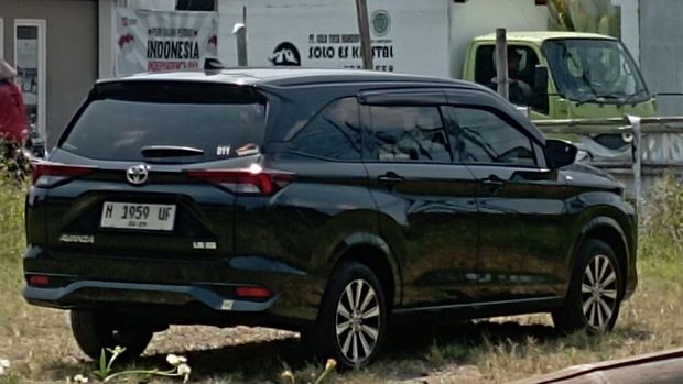 Mobil operasional salah satu bank di Wonogiri yang digunakan membawa kabur uang Rp 10 miliar, saat ditemukan di Kecamatan Colomadu, Kabupaten Karanganyar, pada Rabu (3/9/2025).