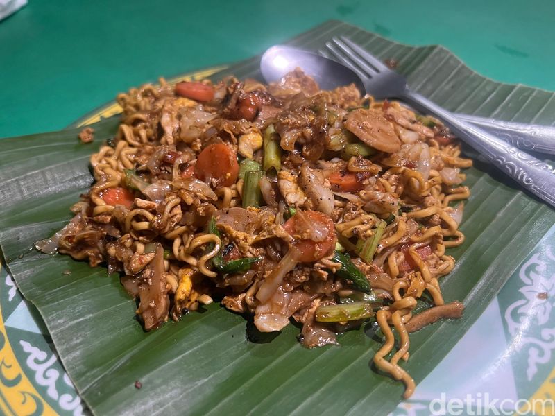 Naasi Goreng Gila Stress Pak Ndut Gandaria