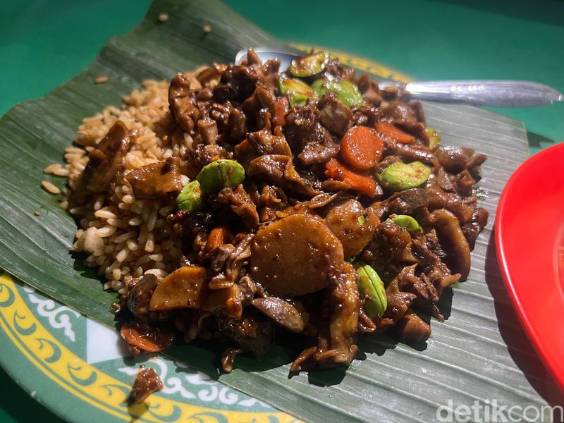 Naasi Goreng Gila Stress Pak Ndut Gandaria