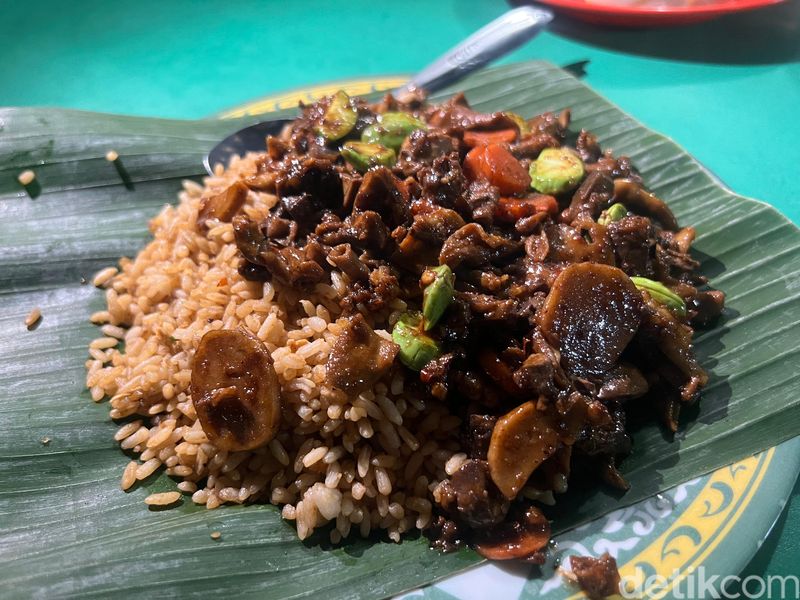 Naasi Goreng Gila Stress Pak Ndut Gandaria
