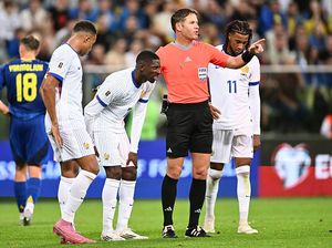 PSG Sudah Jatuh Tertimpa Tangga: Dembele Cedera, Doue Juga