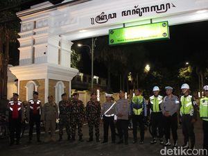 Polisi dan TNI Gelar Patroli Skala Besar Jaga Keamanan Tuban