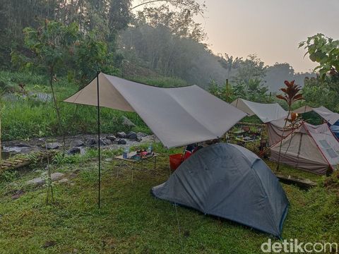 Berkemah di Pinggir Kali Desa Slumbung Blitar