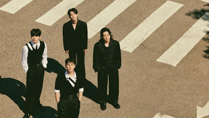 Potret member DAY6 dalam foto konsep album The DECADE. (dok. JYP Entertaintment).