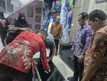 Wanita Bercadar Selundupkan Sabu Dalam Sarung Tangan ke Rutan Kelas IIA Palu