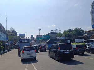 Lalu Lintas Padat, Polisi Terapkan One Way Arah Puncak Bogor Pagi Ini