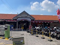 Didominasi Penumpang Datang, Lebih dari Seribu Orang Tiba di Stasiun Lamongan