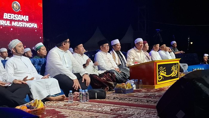 Suasana Jakarta Bershalawat memperingati Maulid Nabi di Monas