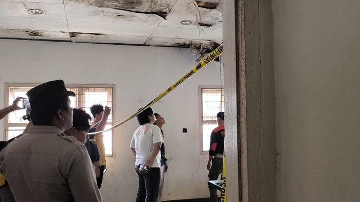 TKP anggota Satpol PP Bengkulu ditemukan tewas tergantung.