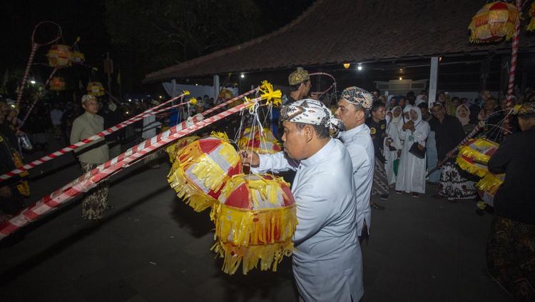 Keraton Kasepuhan Cirebon Gelar Tradisi Panjang Jimat Peringati Maulid Nabi
