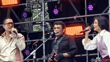 Penampilan yang pecah di hari pertama Pestapora, kolaborasi Maliq & DEssentials dan Rhoma Irama. Foto: Adi Fida Rahman/detikINET