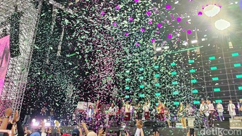 Usai Maliq & DEssentials dan Rhoma Irama bernyanti Pilihanku. Foto: Adi Fida Rahman/detikINET