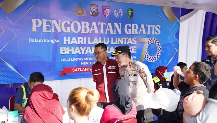 Aksi peduli kepada sesama digelar oleh satlantas polres Bojonegoro jelang Hari Lalu Lintas Bhayangkara ke-70.