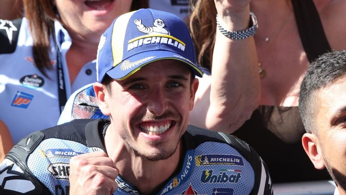 Alex Marquez merebut pole position di MotoGP Catalunya.
