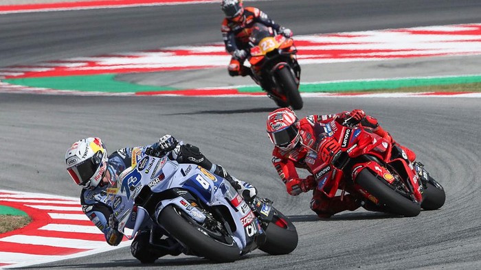 BARCELONA, SPAIN - SEPTEMBER 07: Alex Marquez of Spain riding the BK8 Gresini Racing Ducati (73) during the MotoGP of Catalunya race at Circuit de Barcelona-Catalunya on September 07, 2025 in Barcelona, Spain. (Photo by Gold & Goose Photography/Getty Images)
