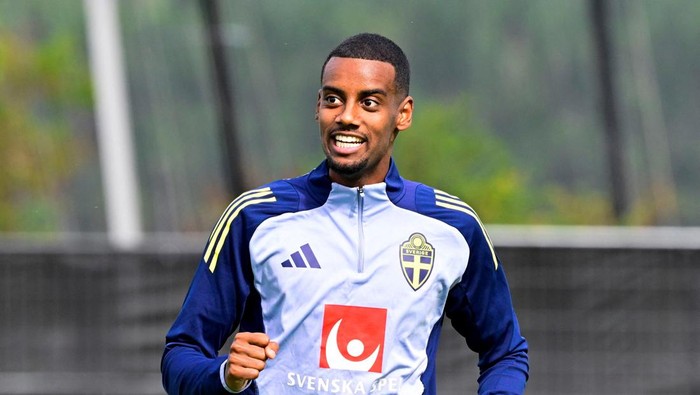 Soccer Football - World Cup - UEFA Qualifiers - Sweden Training - Boson, Lidingo, Sweden - September 2, 2025 Swedens Alexander Isak during training Jonas Ekstromer/TT News Agency via REUTERS     ATTENTION EDITORS - THIS IMAGE WAS PROVIDED BY A THIRD PARTY. SWEDEN OUT. NO COMMERCIAL OR EDITORIAL SALES IN SWEDEN.