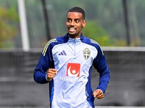 Ini Alasan Pelatih Swedia Belum Mainkan Isak saat Lawan Slovenia