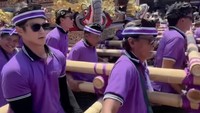 Pelebon di PURI UBUD...tetap menjaga adat dan tradisi Bali, tulis Antonio Blanco Junior dilihat pada Senin (8/9/2025). Foto: Instagram @antonioblancojr