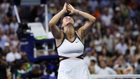 Sabalenka menang dua set langsung 6-3, 7-6(7-3). Pada set kedua, petenis asal Belarusia itu sempat kehilangan momentum saat gagal menutup pertandingan meski sudah unggul 5-4. Namun, Sabalenka bangkit di tie break dan menuntaskan laga dengan penuh percaya diri. REUTERS/Mike Segar