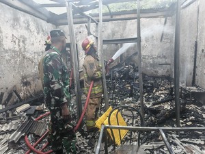Kebakaran Kios Pecel Lele Renggut Nyawa Ibu dan Anak