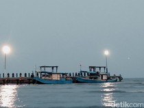 Nikmati Keindahan Laut Indramayu dengan Perahu Wisata di Bali 2