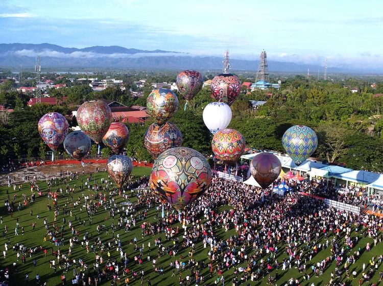 Festival Balon Udara Semarakkan Langit Gorontalo