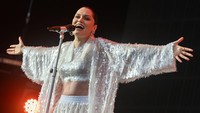 Haru, Jessie J Nangis saat Umumkan 'Bebas' dari Kanker Payudara yang Diidapnya
