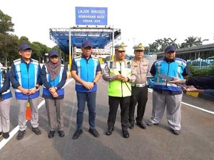 Kakorlantas-Dirut Jasa Marga Tinjau 7 Gerbang Tol, Arus Balik Long Weekend Terkendali