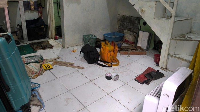 Kamar kos terduga pelaku mutilasi di Surabaya