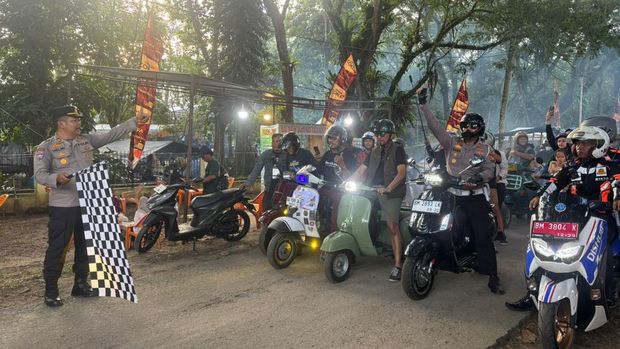Komunitas scooter di Riau deklarasi damai dan mengajak warga menjaga Sungai Kuantan. Deklarasi digelar pada Sabtu (6/9/2025).