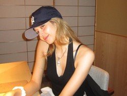 Potret OOTD Mewah Lisa BLACKPINK di Seoul, Tas Rp 5 Miliar Curi Perhatian