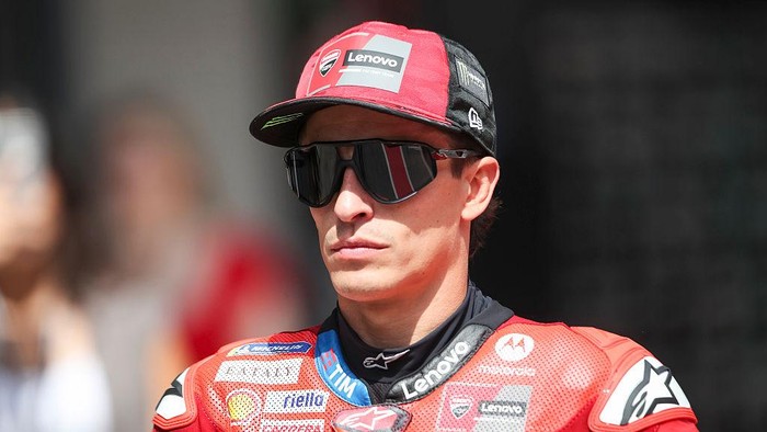 BARCELONA, SPAIN - SEPTEMBER 07: Marc Marquez of Spain riding the Lenovo Ducati (93) walks to the grid during the MotoGP of Catalunya race at Circuit de Barcelona-Catalunya on September 07, 2025 in Barcelona, Spain. (Photo by Gold & Goose Photography/Getty Images)