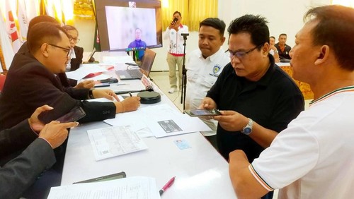 Pemeriksaan bukti-bukti terkait dua atlet balap motor Badung saat sidang Komisi Dewan Hakim Porprov Bali XVI/2025. (Foto: Dok. Istimewa)