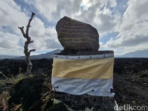 Menelusuri Jejak Desa Adat Batur Kuno Lewat Black Lava