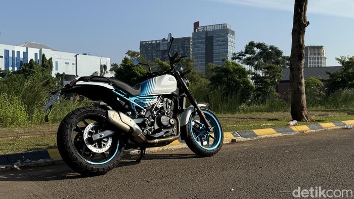 Royal Enfield Guerilla 450
