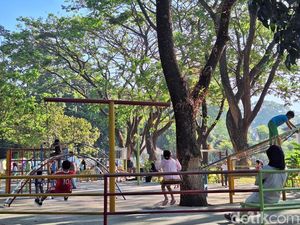 Warga Keluhkan Taman Bermain RTH Pagutan Mataram Rawan Cedera