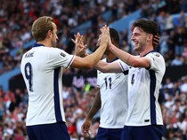 Wayne Rooney Nilai Declan Rice Layak Jadi Kapten Masa Depan Inggris