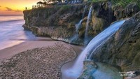 Pemandangan indah Pantai Banyu saat senja