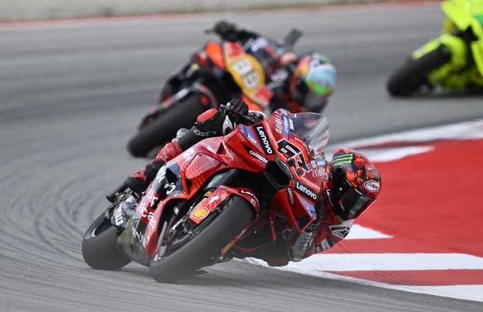 BARCELONA, SPAIN - SEPTEMBER 07: Francesco Bagnaia of Ducati Lenovo competes during the Monster Energy Catalan Grand Prix at Circuit de Barcelona-Catalunya in Barcelona, Spain on September 07, 2025. (Photo by Burak Akbulut/Anadolu via Getty Images)