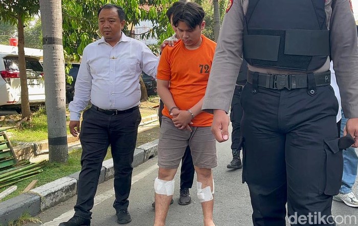 Alvi pemutilasi kekasih ratusan potongan saat berbaju tahanan
