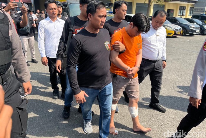 Alvi pemutilasi kekasih ratusan potongan saat berbaju tahanan