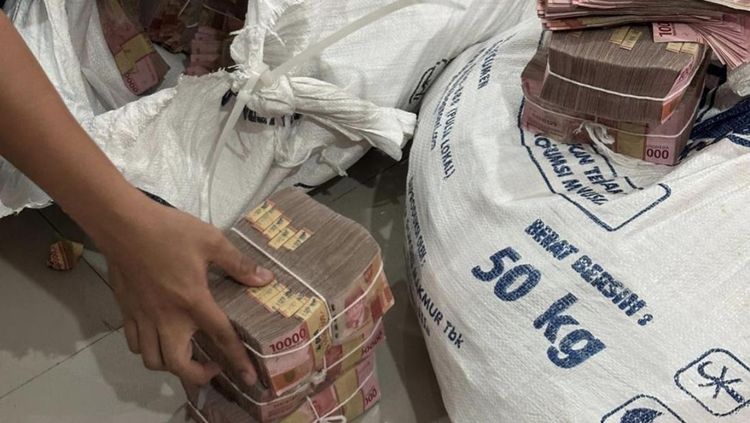 Potret Barang Bukti Duit Berkarung-karung yang Digondol Anggun Sopir Bank