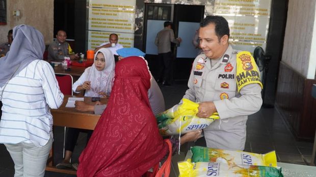 Bazar pangan murah di Rokan Hulu, Riau, disambut antusias warga, Senin (8/9/2025).