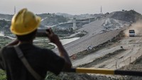 Warga sekitar pun menyambut baik proyek ini. Mereka berharap kehadiran Bendungan Jragung bisa membawa kesejahteraan baru bagi petani, sekaligus memperkuat posisi Jawa Tengah sebagai salah satu lumbung pangan Indonesia. ANTARA FOTO/Makna Zaezar