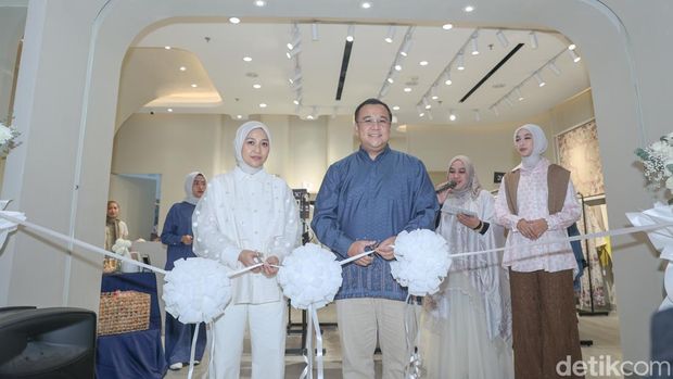 Brand hijab dan busana siap pakai, Aleza Label membuka gerai terbaru di Cibinong City Mall.