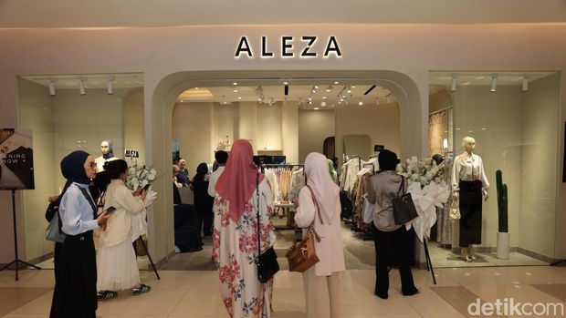 Brand hijab dan busana siap pakai, Aleza Label membuka gerai terbaru di Cibinong City Mall.