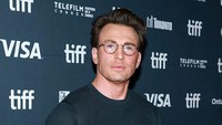 Perubahan Wajah Chris Evans Jadi Sorotan, Kini Dituding Operasi Plastik
