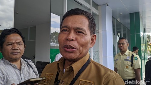 Pj Sekda NTB Lalu Moh. Faozal ditemui di Bank NTB Syariah, Senin (8/9/2025). (Ahmad Viqi/detikBali).